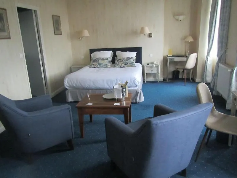 Hotel Le D'Avaugour Dinan 3*,